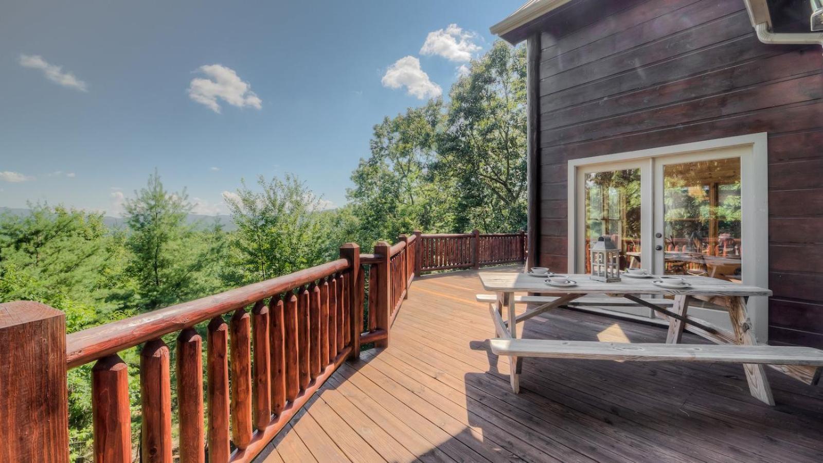 Pinecrest Lodge - Views In Aska Adventure Area ブルーリッジ山脈 エクステリア 写真