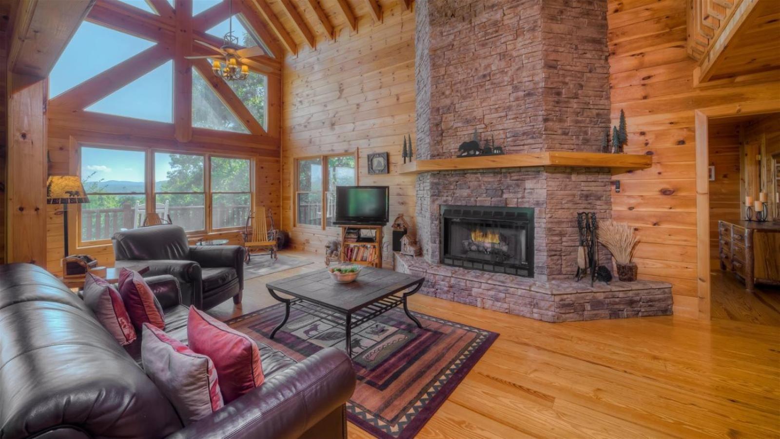 Pinecrest Lodge - Views In Aska Adventure Area ブルーリッジ山脈 エクステリア 写真